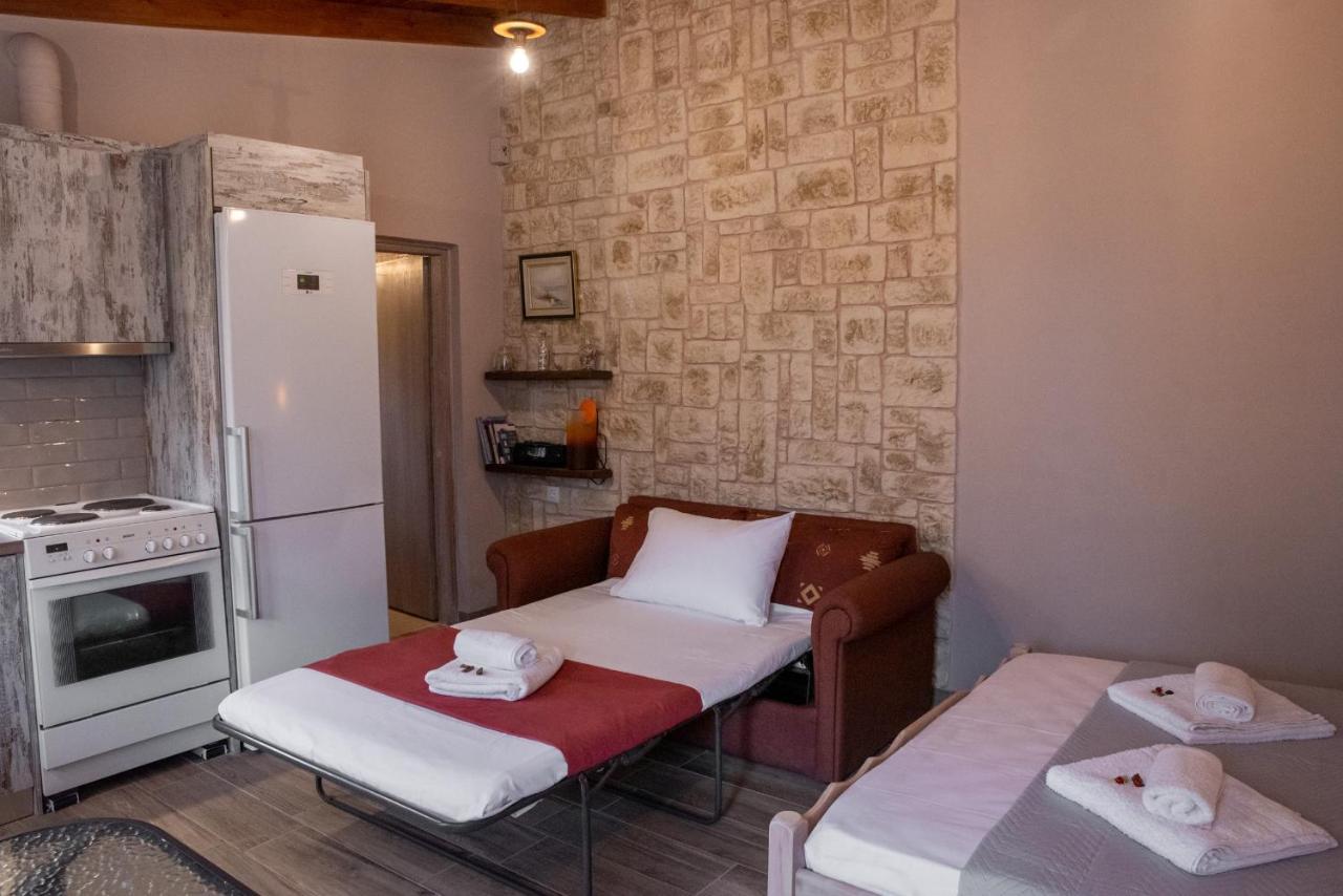 Mozart House Studio Amarynthos Bagian luar foto