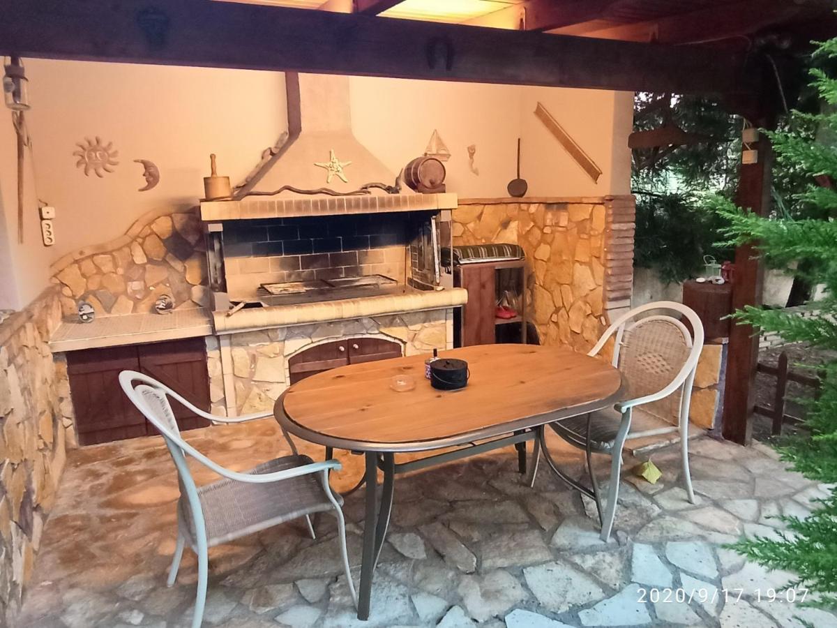 Mozart House Studio Amarynthos Bagian luar foto