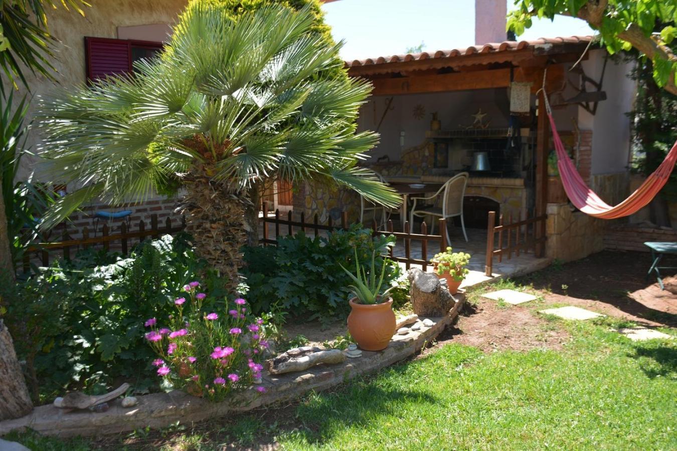Mozart House Studio Amarynthos Bagian luar foto
